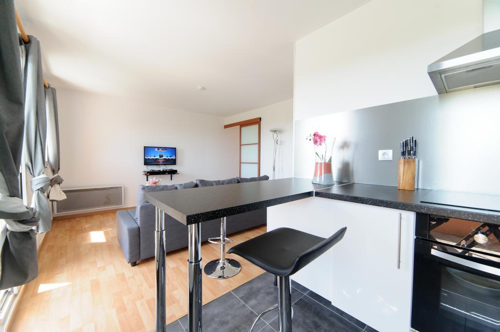 Le Marnois-Gare Apartment Noisy-le-Grand Ruang foto